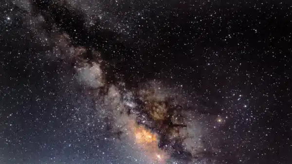 Hallan azúcar interestelar en nube próxima al centro galáctico, un descubrimiento sin precedentes