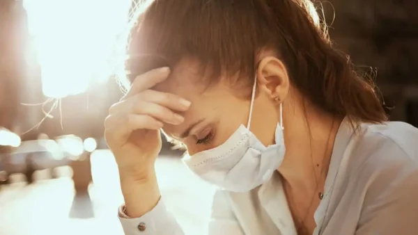 Hashimoto después del COVID: ¿la infección puede desencadenar problemas de tiroides?